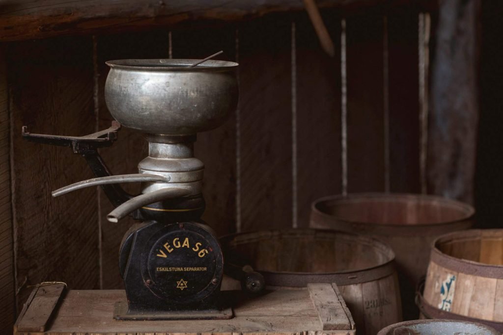 vintage juicer on a wooden crate
